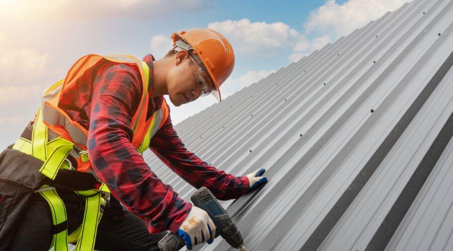 Professional Emergency Roof Repairs services in Mapleton, ND